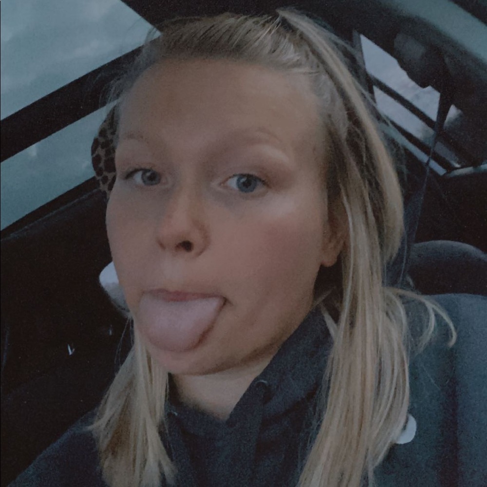 Meet your Posher, Emily